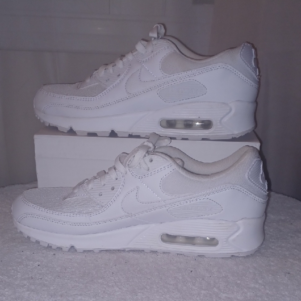 Nike Air Max 90 For Women Sneakers. Size 10